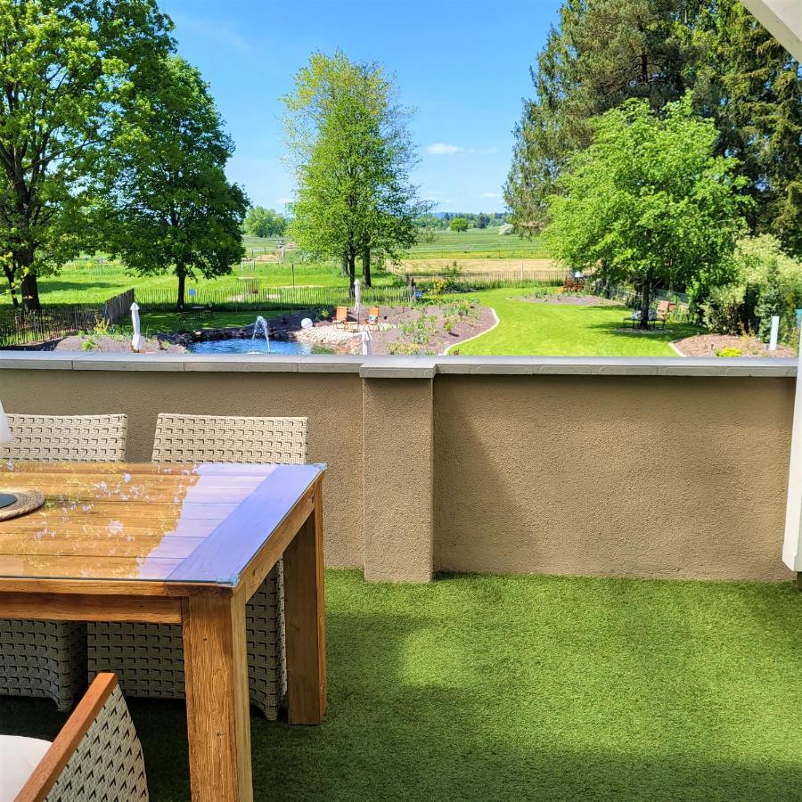 Komfort Ferienwohnungen Mit Wellness-Garten - Gaestehaus Am Bachlauf - Losheim Am See Dış mekan fotoğraf